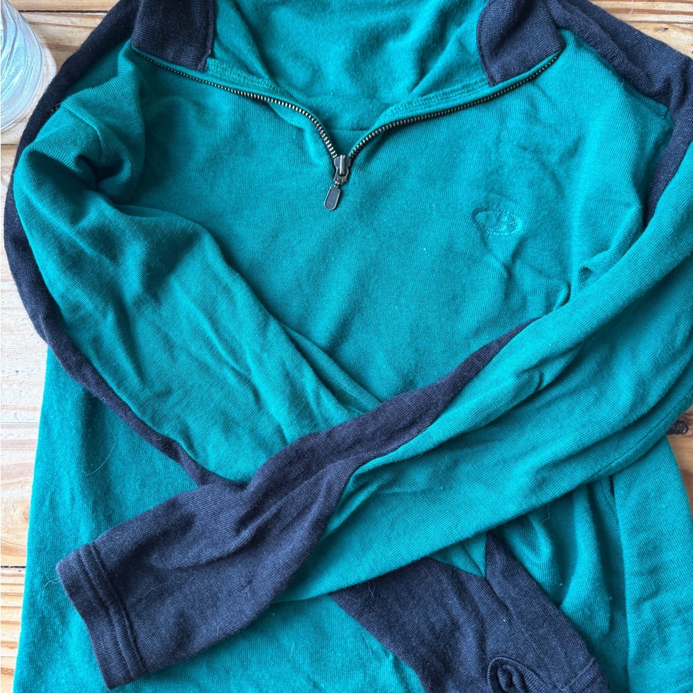 Vintage icebreaker green and black midlayer